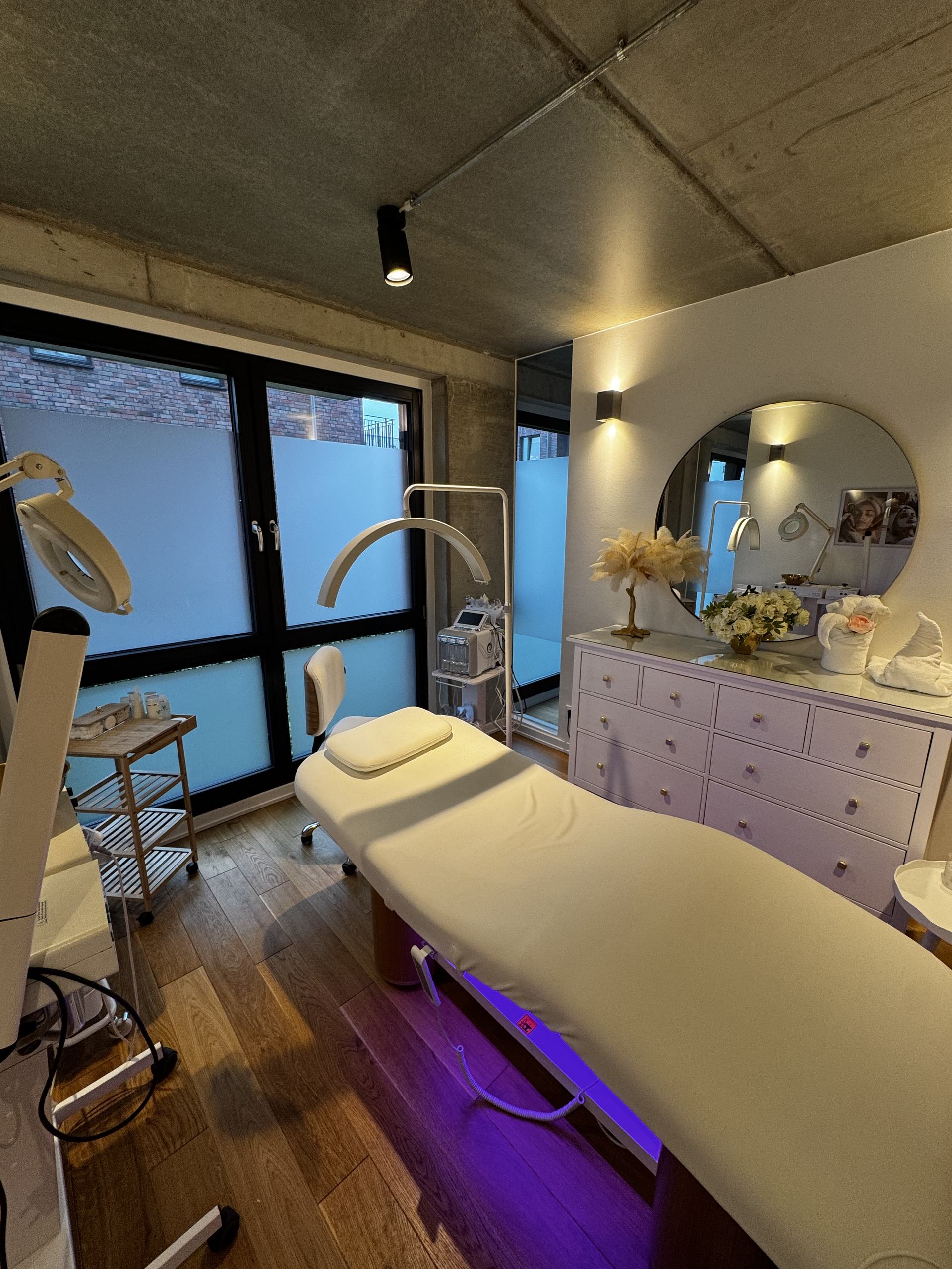 CoLective, PMU & Make-up: Kombizimmer